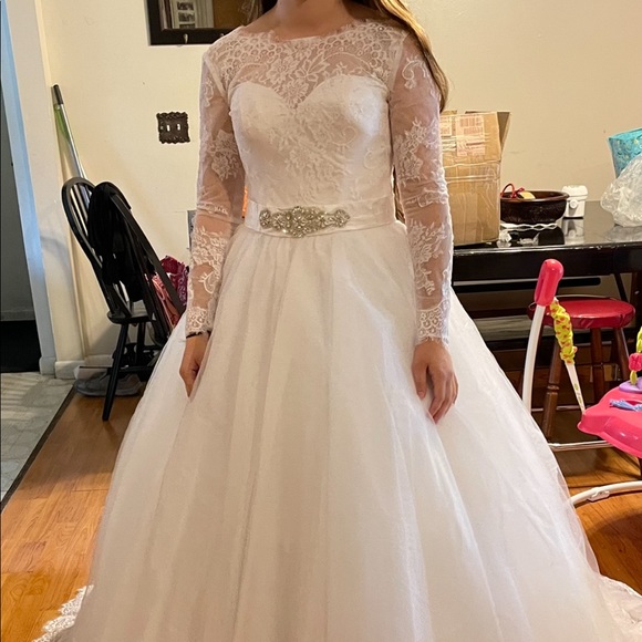BRAND NEW Ball Gown Long Sleeve Wedding Dress - Picture 5 of 6